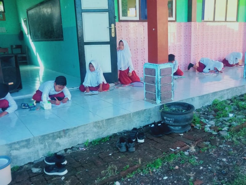 Lomba Mewarnai Dalam Memperingati R.A Kartini SDN 4 Sumberejo