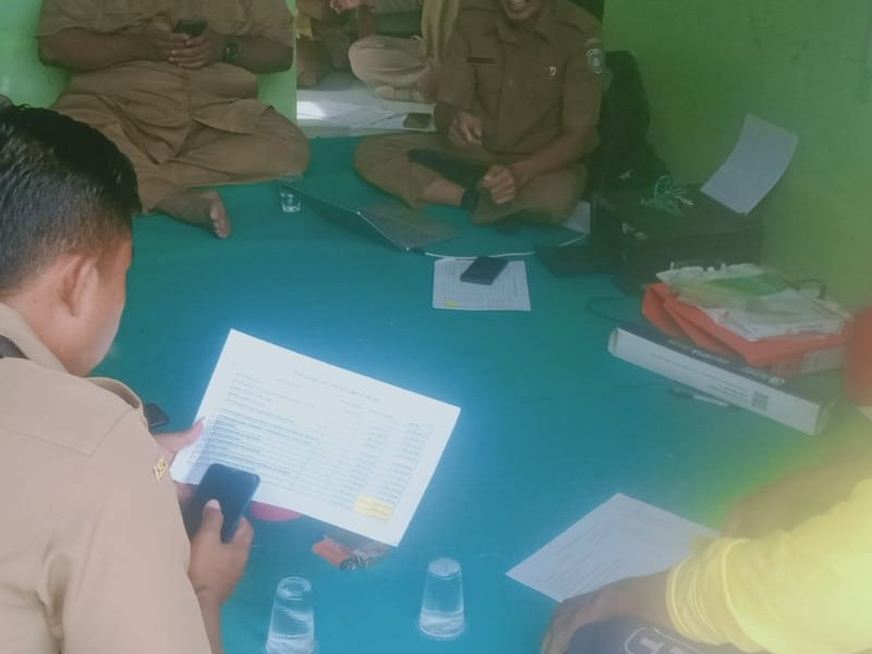 Pertemuan antara pengurus dan dewan guru